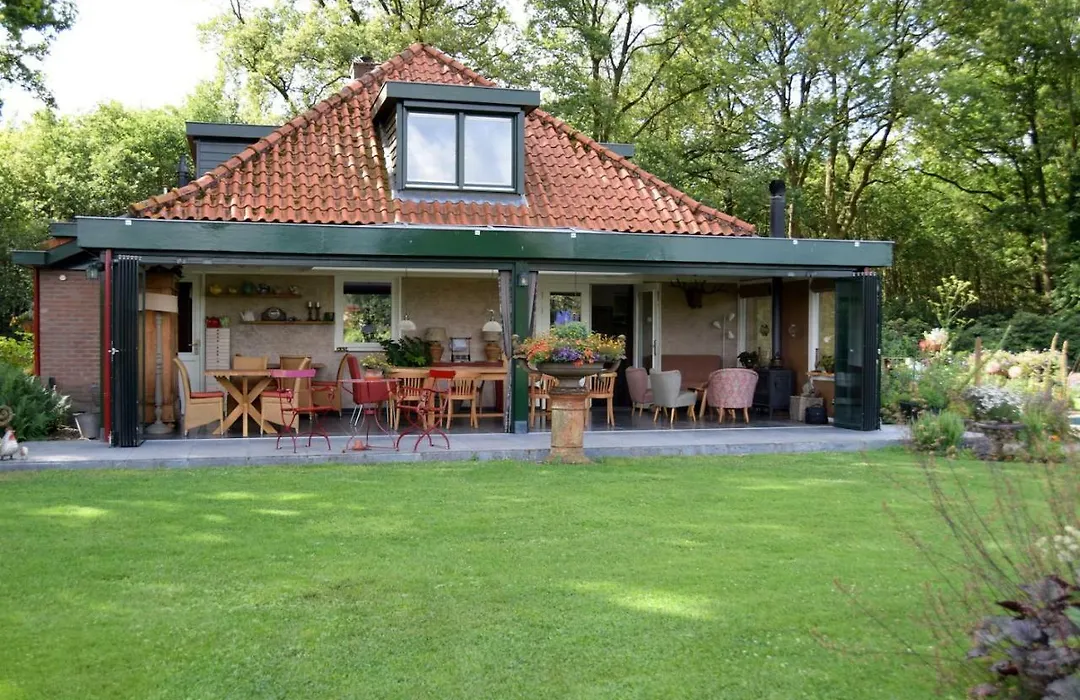 B&B Kamperfoelie-1